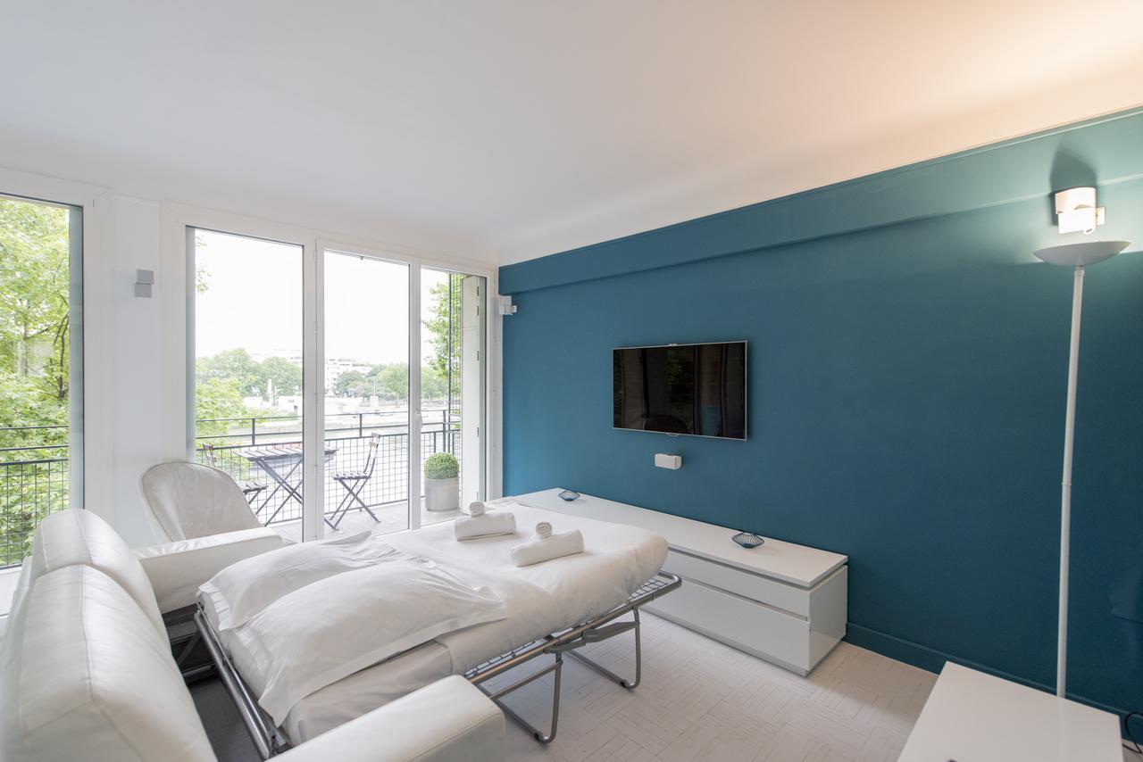 Apartment Veeve - By The Riverbank Paris