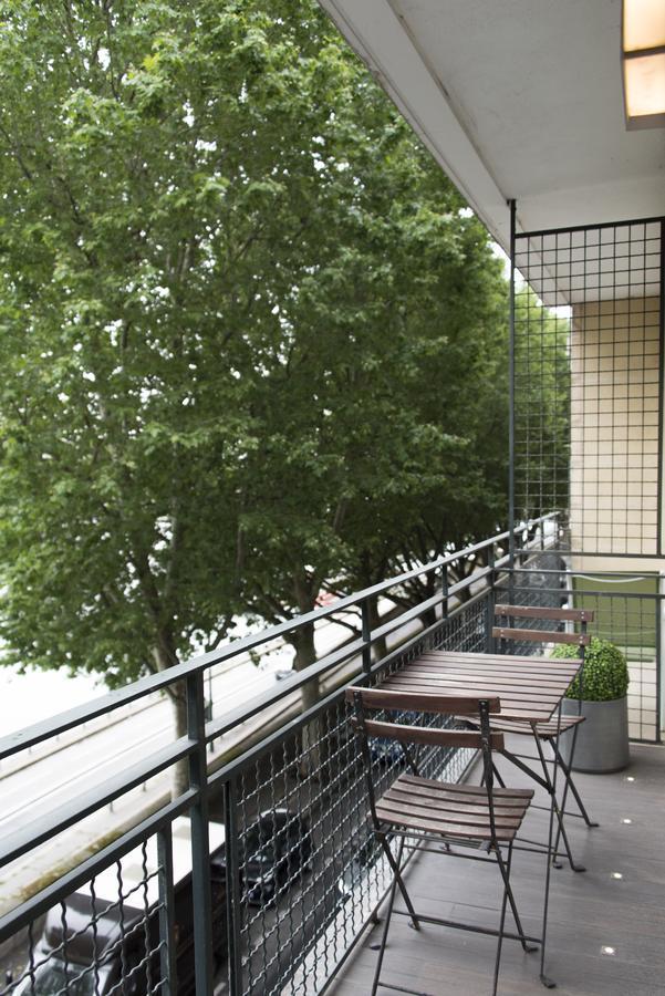 Veeve - By The Riverbank Apartment Paris
